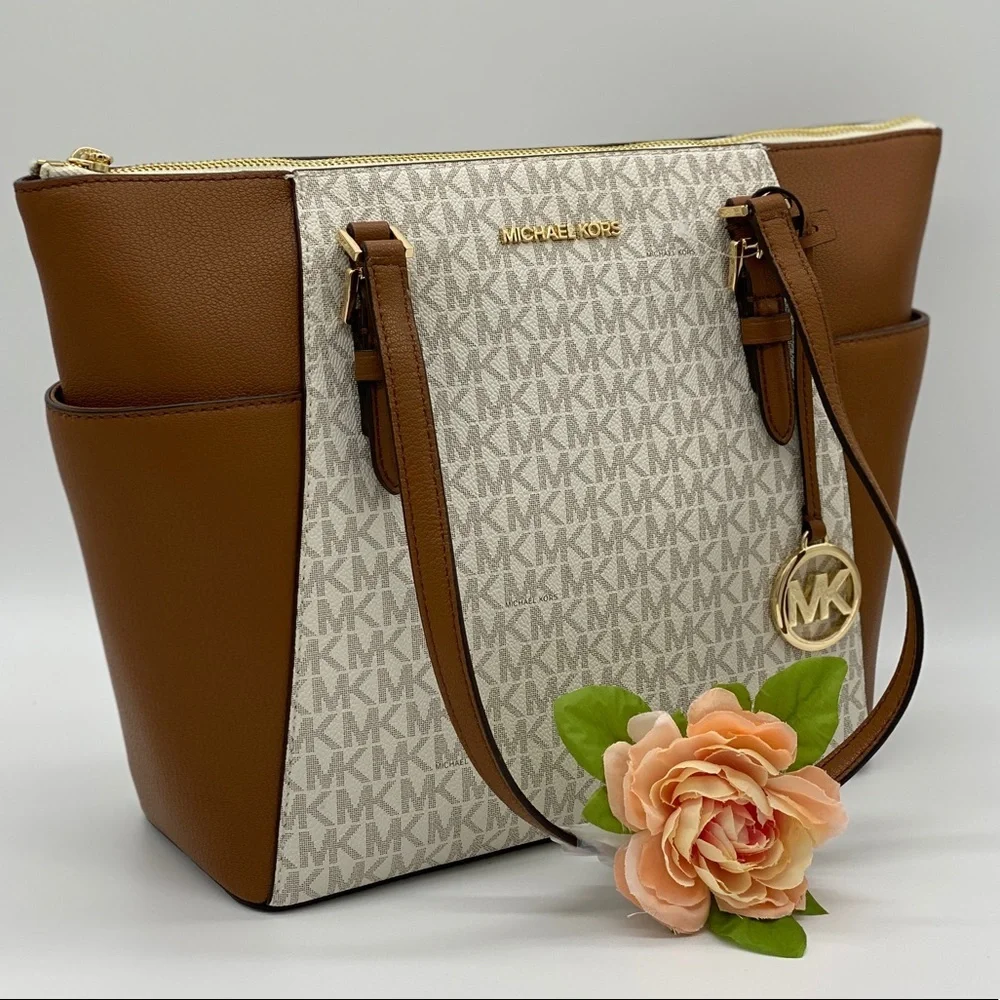 MICHAEL KORS CHARLOTTE LARGE TOP ZIP TOTE VANILLA